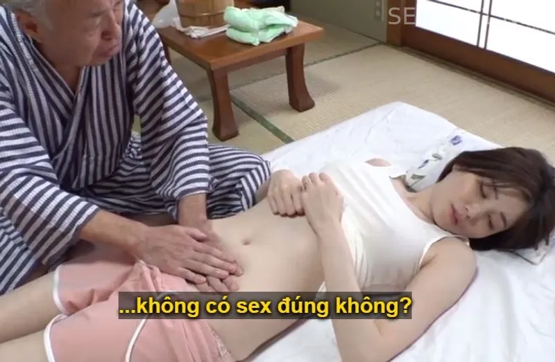 Bạn gái của con trai bị đau nhức nhờ bố chồng yêu có nghề mát-xa massage và cái kết